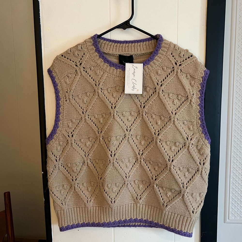 NWT Beige & Purple Sweater Vest - Size Large